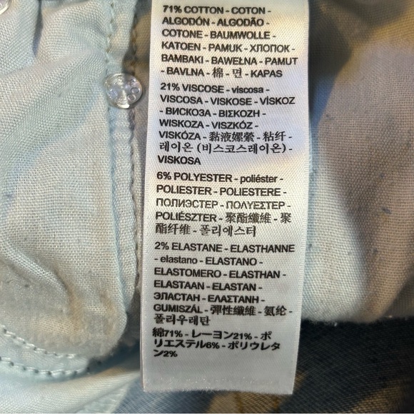 Levi's Hypersoft High-Rise Denim Jeans Cutoff Shorts Size 14/W32 NWT - Picture 9 of 11